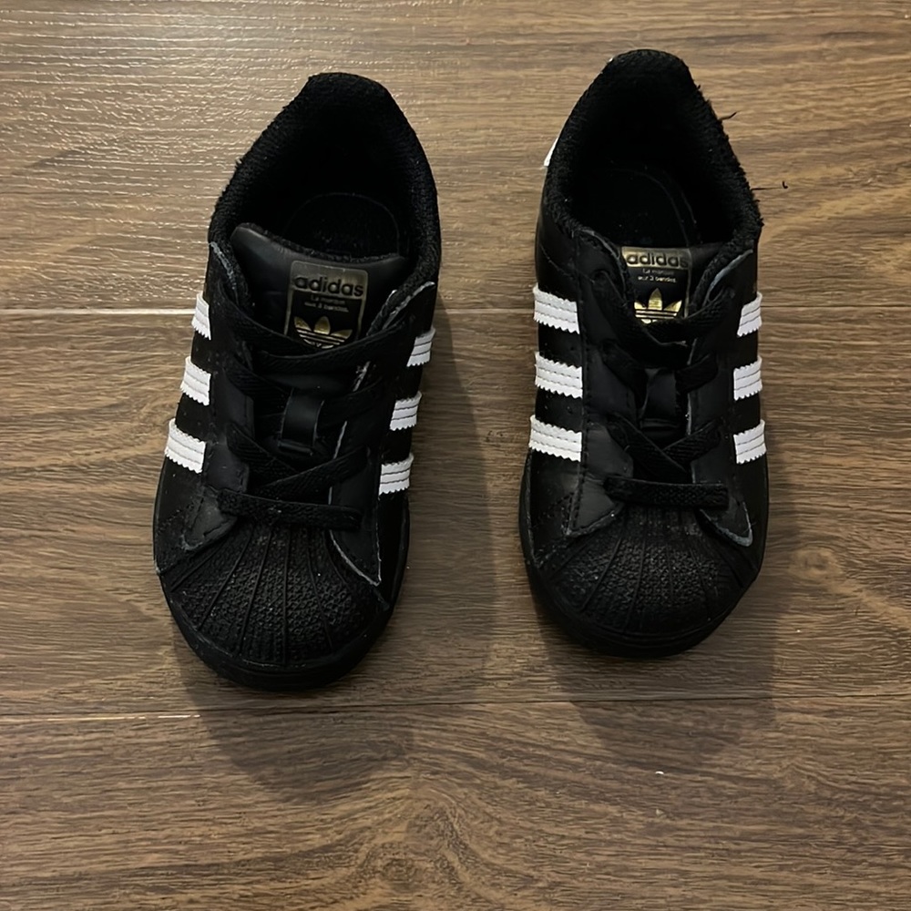 Adidas kids shell toe - Picture 1 of 5